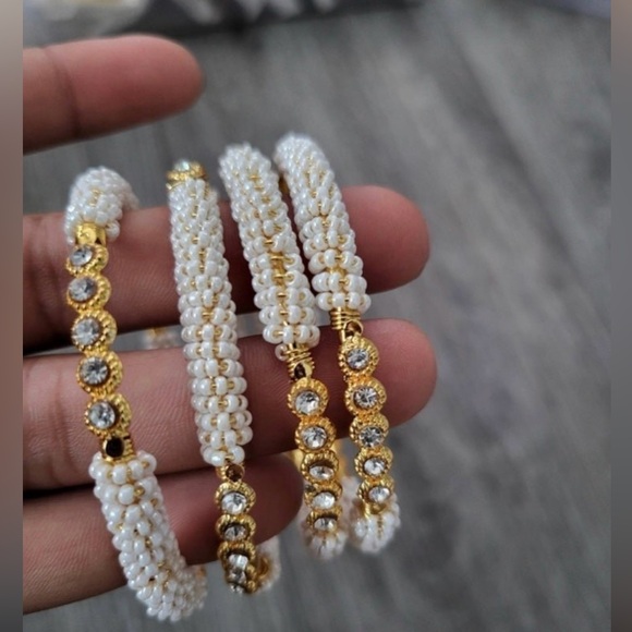 Pearl bangles - Picture 2 of 4